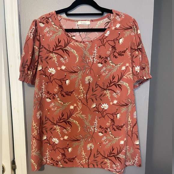 Les Amis Tops - 336 Elegant Floral Blouse in Terracotta